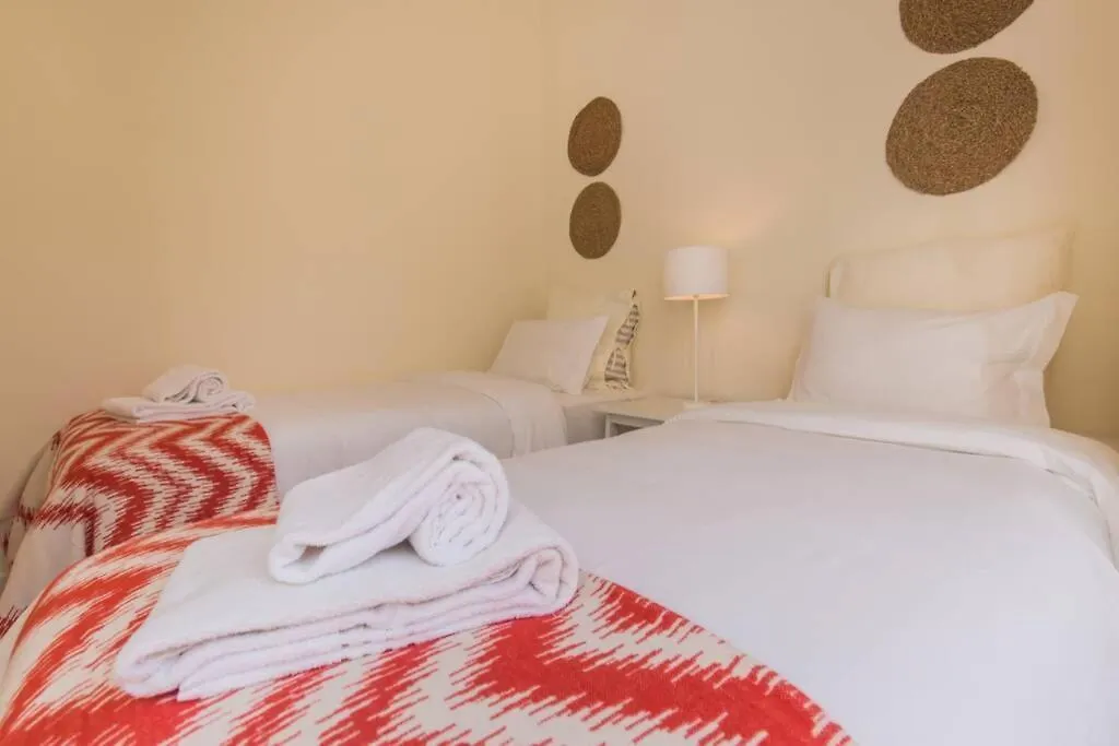 Апартаменты 135 B - Alfama Renovated Charming Historic Flat Near Baixa Лиссабон